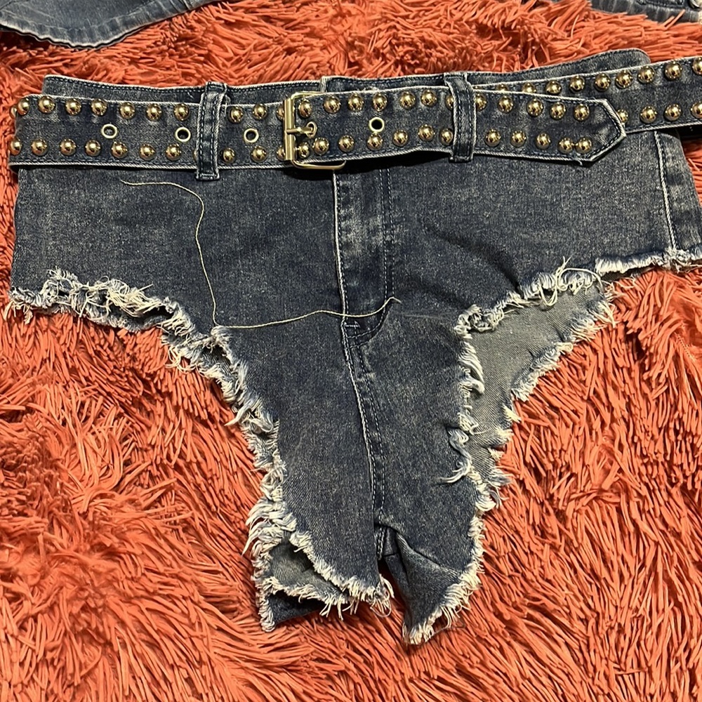 Shorts set - Picture 2 of 7